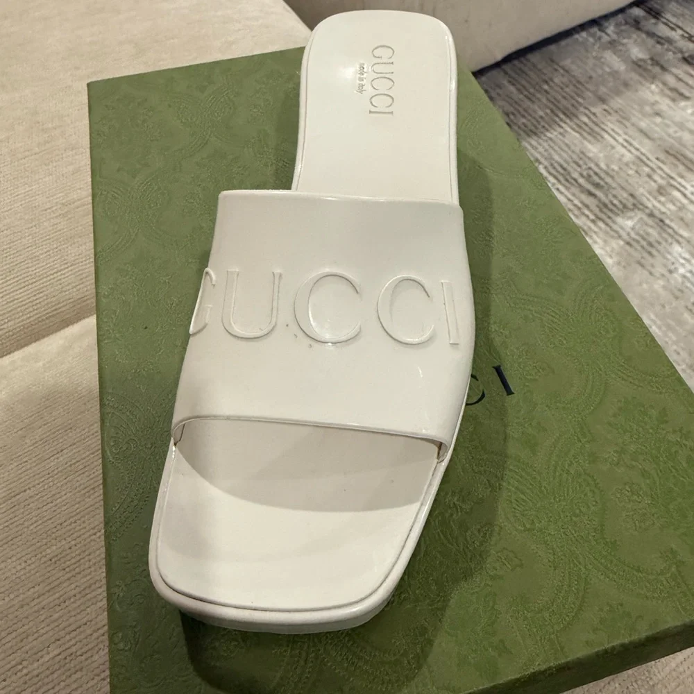 Gucci White Mules with Chunky Platform Heel - Picture 2 of 4